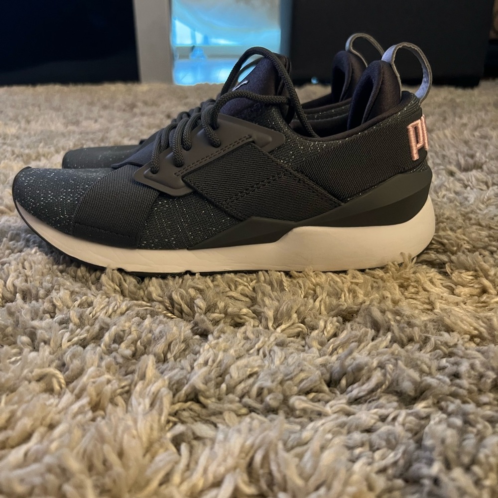 Pumas - Picture 2 of 3